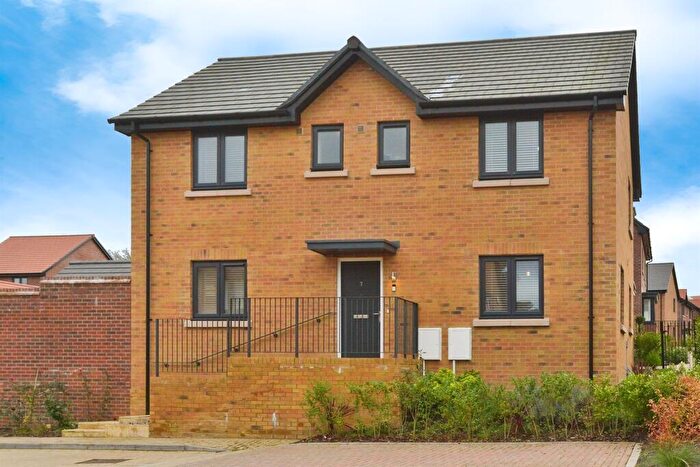 4 Bedroom Detached House For Sale In Locke Close, Glebe Farm, Milton Keynes, MK17