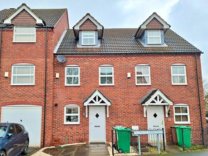 3 Bedroom Town House To Rent In Rowans Crescent, Nottingham, NG6
