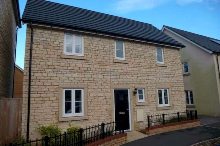 3 Bedroom Detached House To Rent In Great Western Street, Frome, BA11