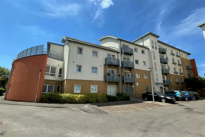 2 Bedroom Apartment To Rent In Trafalgar Gardens, Pound Hill, Crawley, West Sussex, RH10
