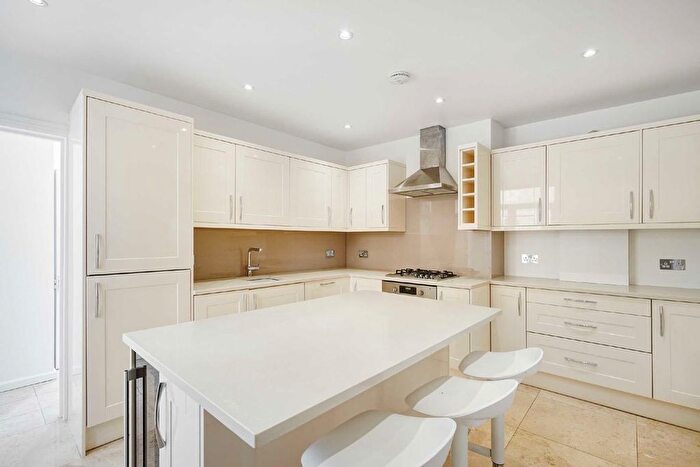 5 Bedroom Property To Rent In Buckleigh Road, Streatham, SW16