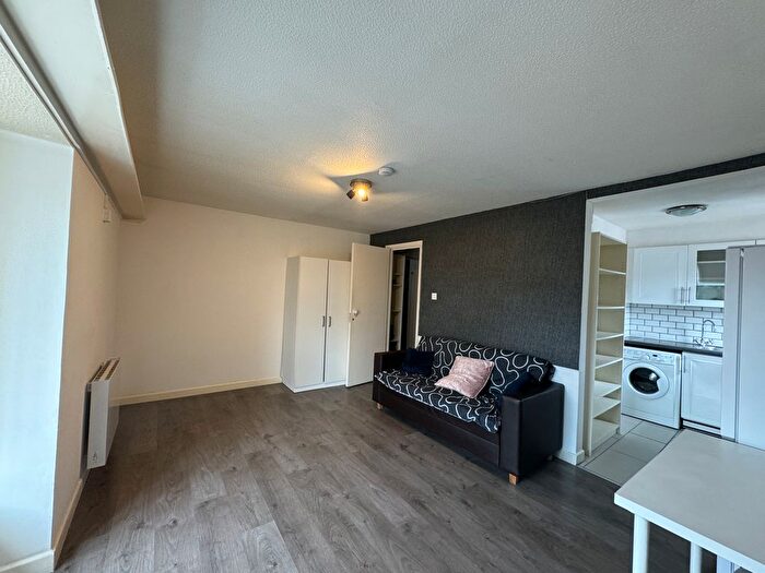 1 Bedroom Flat To Rent In Rusper Close, London, NW2