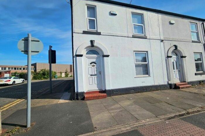 2 Bedroom Flat To Rent In Folly Lane, Warrington, WA5