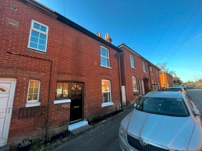 2 Bedroom Detached House To Rent In Bee Hive Cottages, Wickham Road, Fareham, PO16