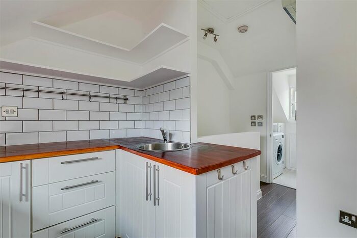 1 Bedroom Flat To Rent In Upham Park Road, Chiswick, London, W4