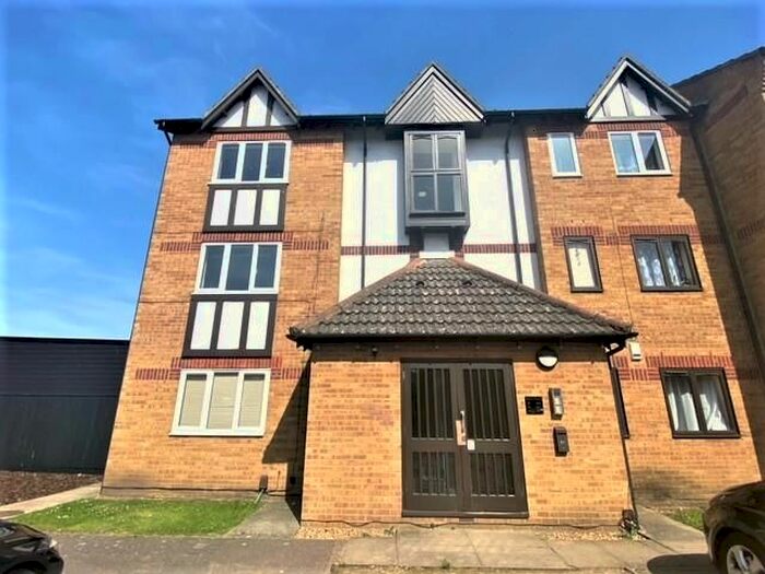 2 Bedroom Flat To Rent In Mill Close, Wisbech, PE13