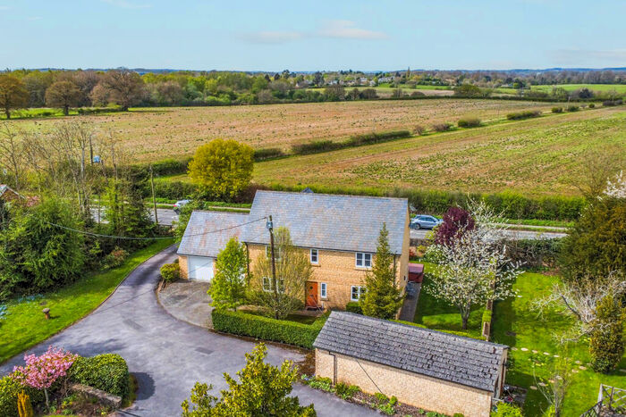 5 Bedroom Detached House For Sale In Witney Road, Freeland, OX29