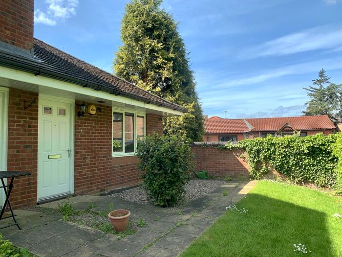 2 Bedroom Bungalow To Rent In Bramley Court, Gamston, NG2