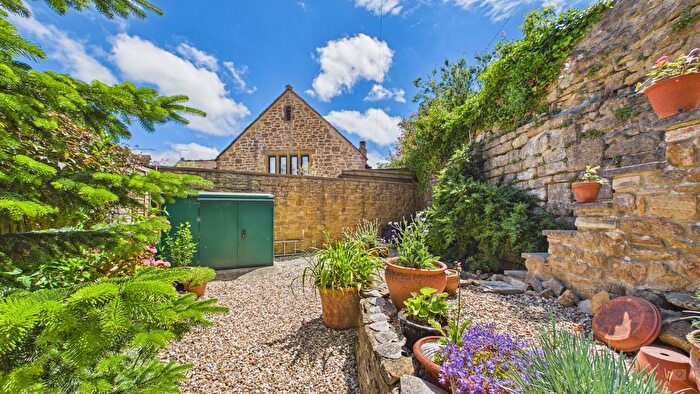 2 Bedroom Cottage For Sale In St James Street, South Petherton, TA13