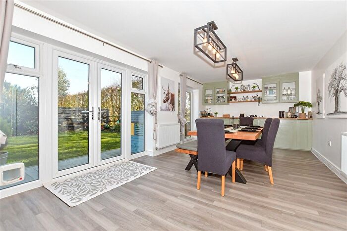 5 Bedroom Detached House For Sale In Seymour Drive, Marden, Marden, Kent, TN12