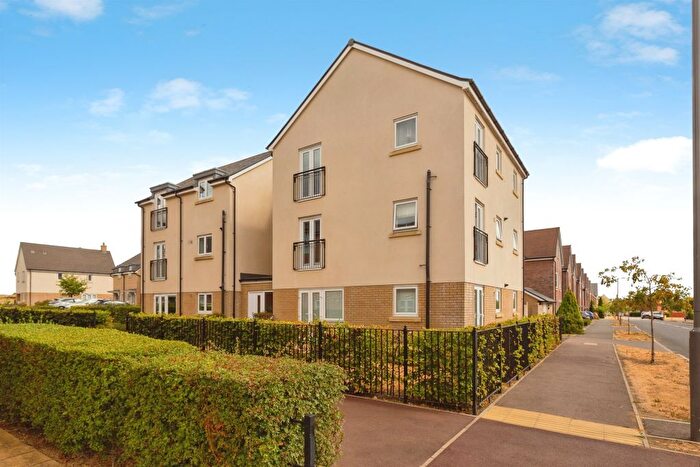 1 Bedroom Flat For Sale In Bramley Road, Aylesbury, HP18