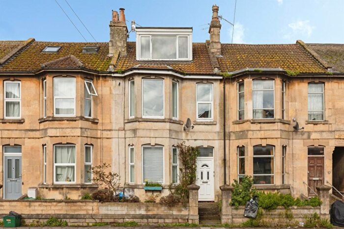 2 Bedroom Maisonette For Sale In Lower Bristol Road, Bath, BA2