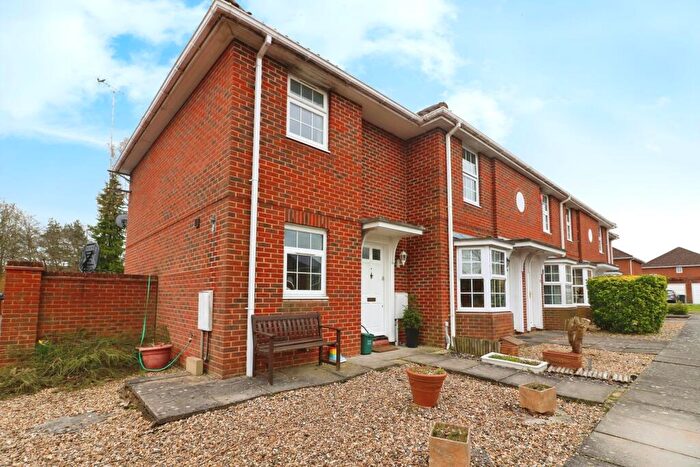 2 Bedroom Detached House To Rent In Longcroft Gardens, Welwyn Garden City, AL8