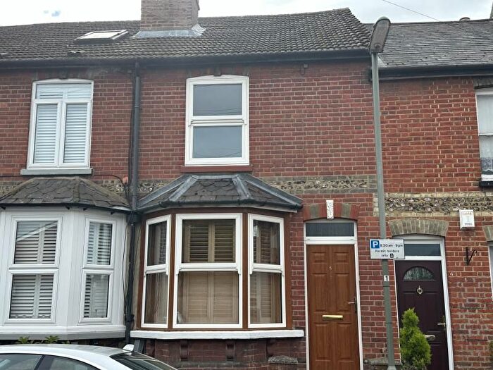 2 Bedroom Terraced House To Rent In Finch Road, Guildford, GU1