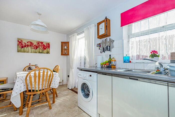 2 Bedroom Semi-Detached House For Sale In Havelock Road, Oxford, OX4