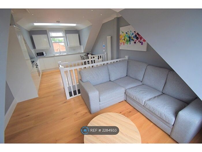 2 Bedroom Flat To Rent In Addington Road, Reading, RG1