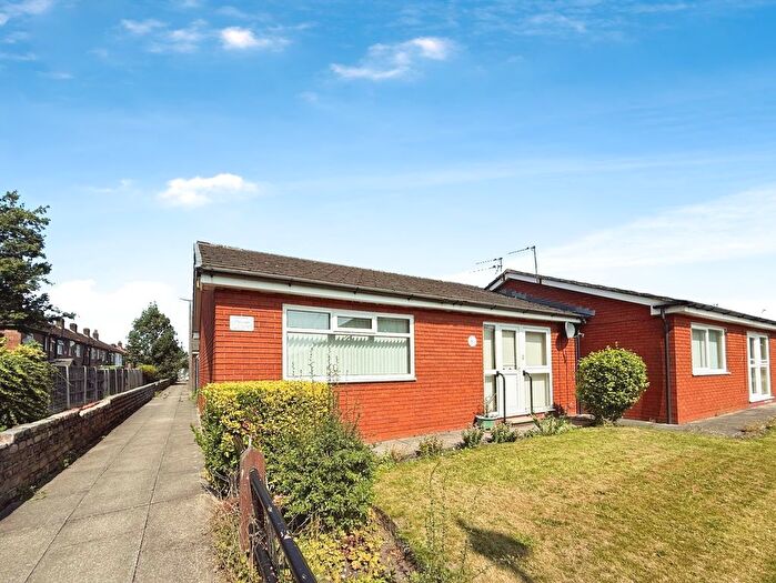 1 Bedroom Bungalow To Rent In Kean Place, Eccles, Manchester, M30
