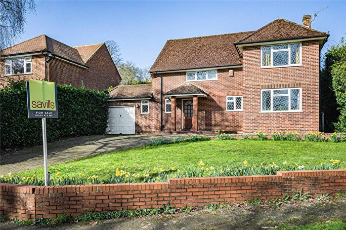 4 Bedroom Detached House For Sale In Henley Road, Marlow, Buckinghamshire, SL7