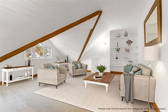 1 Bedroom Flat To Rent In Effingham Road, Long Ditton, Surbiton, Surrey, KT6