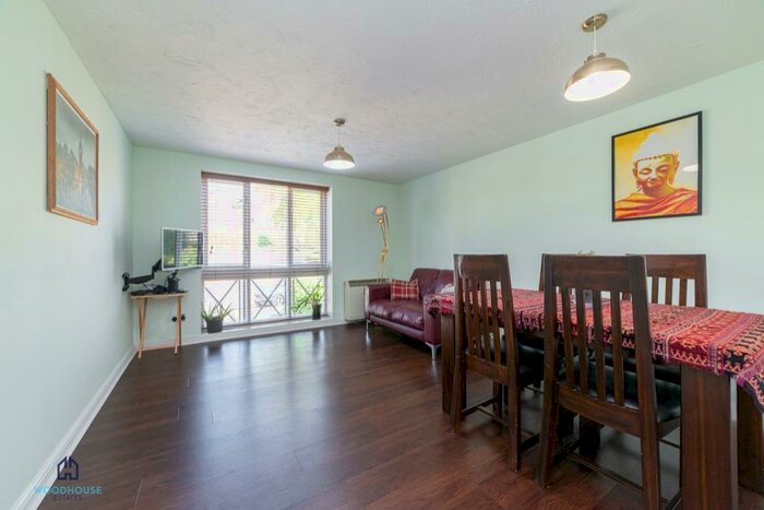 2 Bedroom Flat To Rent In Ribblesdale Avenue, London, N11