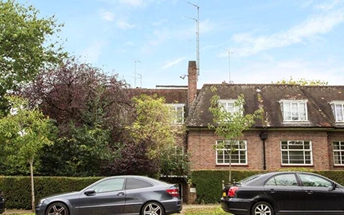 3 Bedroom Flat To Rent In Falloden Way, Hampstead Garden Suburb, NW11