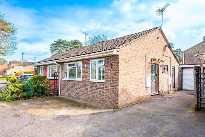 2 Bedroom Bungalow For Sale In Harvard Road, Owlsmoor, Sandhurst, GU47