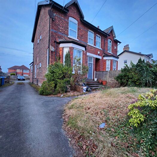 1 Bedroom Flat To Rent In Urmston Lane, Stretford, M32