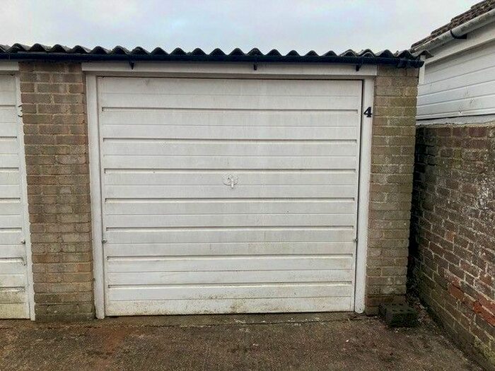 Property To Rent In Franklin Road, Worthing BN13