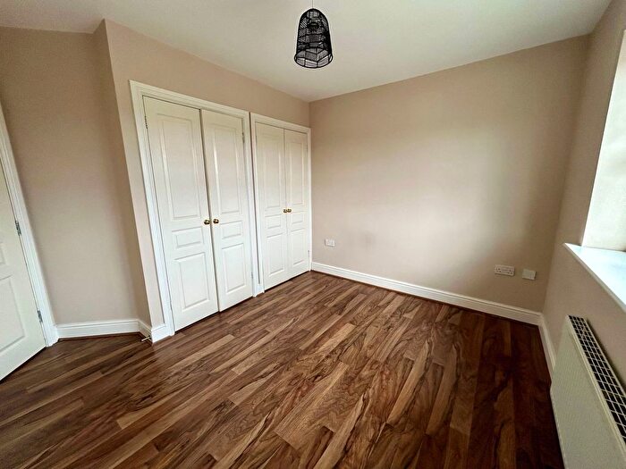 2 Bedroom Flat For Sale In Foley Court, Streetly, Sutton Coldfield, B74