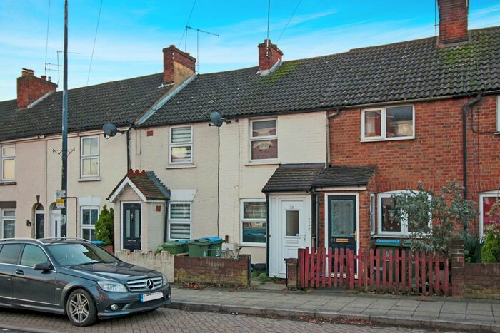 2 Bedroom Terraced House To Rent In Park Street, Aylesbury, Buckinghamshire, HP20