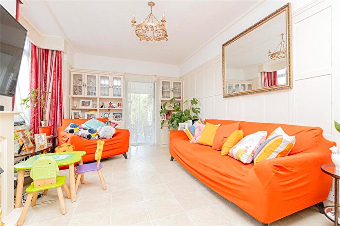 3 Bedroom Terraced House For Sale In Matlock Road, Leyton, London, E10