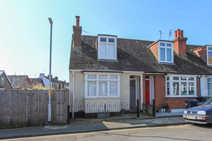 2 Bedroom Terraced House To Rent In Victoria Street, Whitstable, Kent, CT5