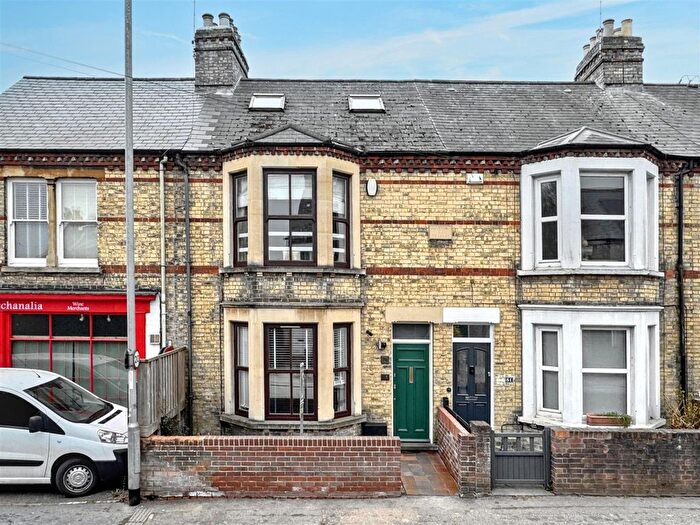 4 Bedroom Terraced House For Sale In Victoria Road, Cambridge, CB4