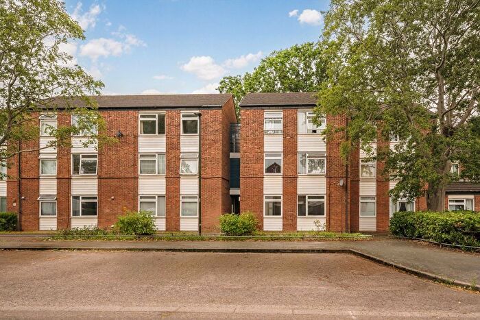 2 Bedroom Flat To Rent In Borland Road, Teddington, TW11