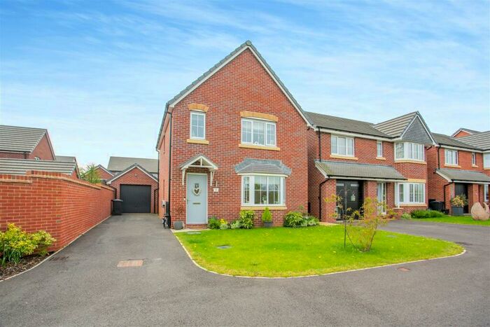 3 Bedroom Detached House For Sale In School View, Newent, GL18