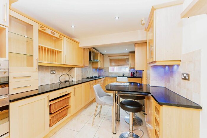 3 Bedroom House To Rent In Victoria Court, CH2
