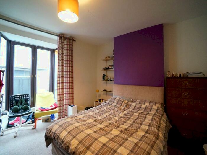 4 Bedroom House To Rent In The Crescent, Bangor, Gwynedd, LL57