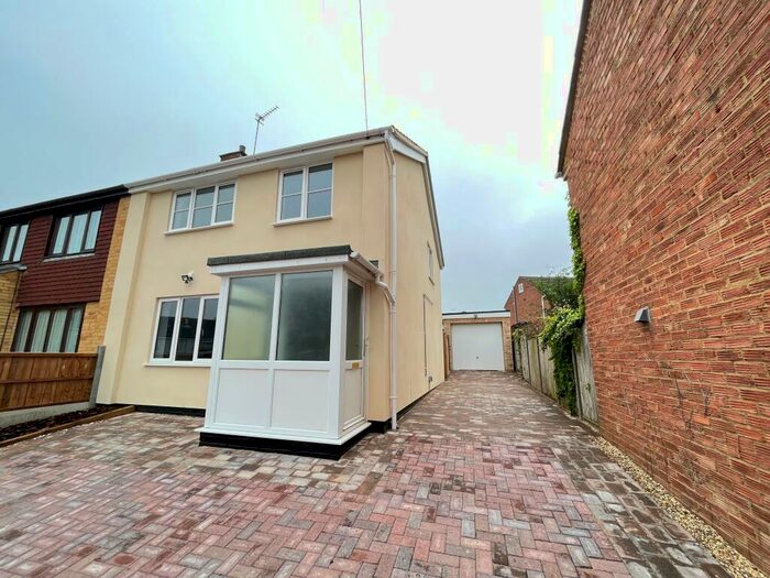 3 Bedroom Semi-Detached House To Rent In Hawkwood Road, Sible Hedingham, Halstead, CO9