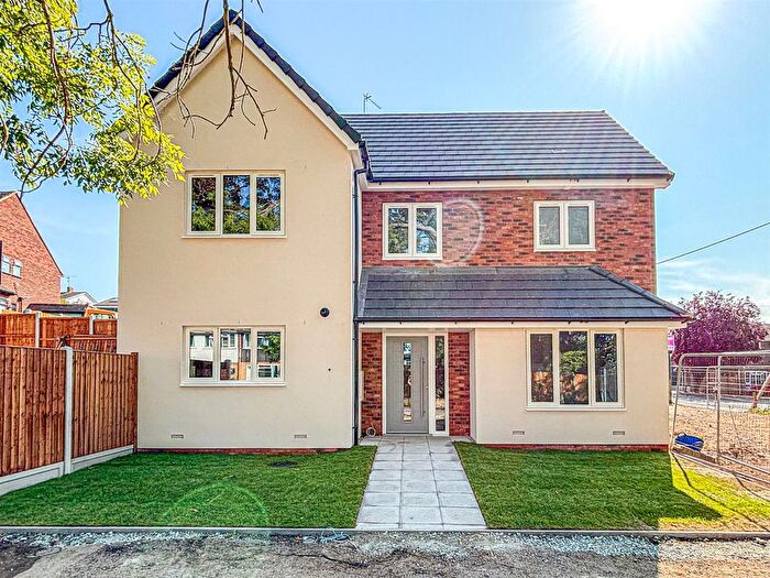 4 Bedroom Detached House For Sale In Down Hall Road, Rayleigh, SS6