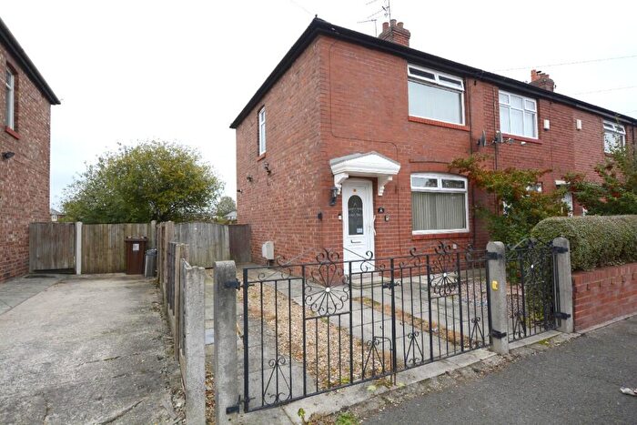 2 Bedroom Semi-Detached House For Sale In York Road, Denton, M34