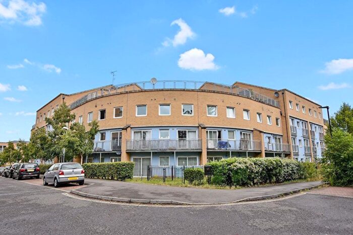 2 Bedroom Flat For Sale In Wooldridge Close, Feltham, TW14