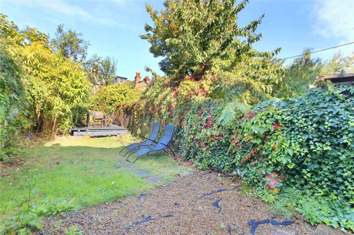 2 Bedroom Apartment To Rent In Midmoor Road, Balham, London, SW12