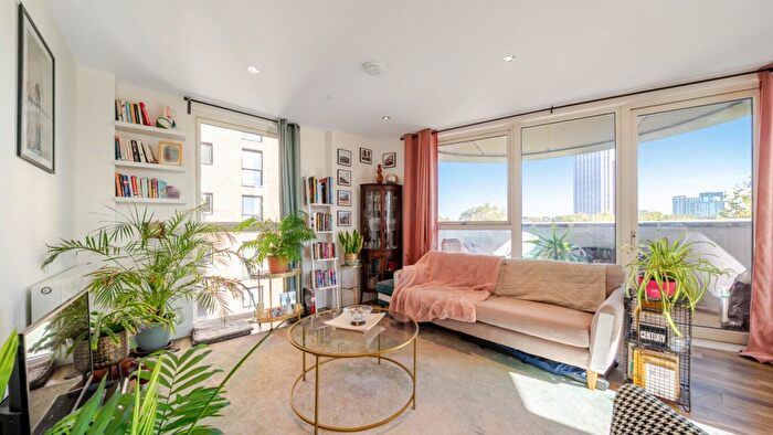 2 Bedroom Flat For Sale In Track Street, Walthamstow, E17