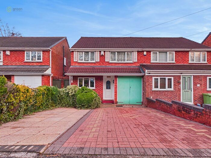 3 Bedroom Semi Detached House For Sale In Park Farm Road, Great Barr, Birmingham, B43