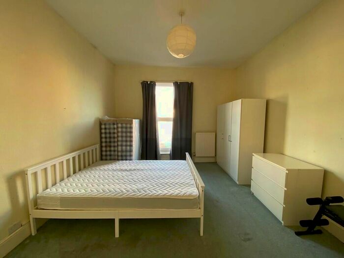 4 Bedroom Property To Rent In Ordnance Road, Southampton, SO15