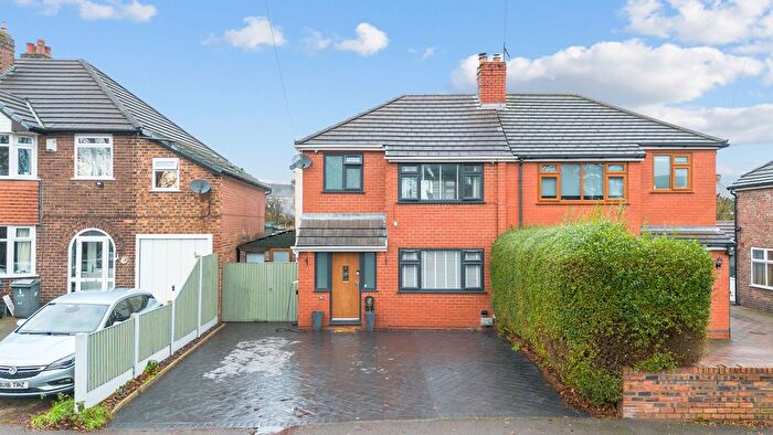 3 Bedroom Semi-Detached House For Sale In Myddleton Lane, Winwick, WA2