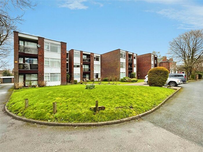 2 Bedroom Flat For Sale In Queens Road, Wilmslow, Cheshire, SK9