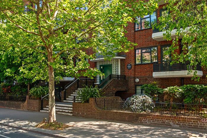 1 Bedroom Flat To Rent In Wandsworth Road, London, SW8