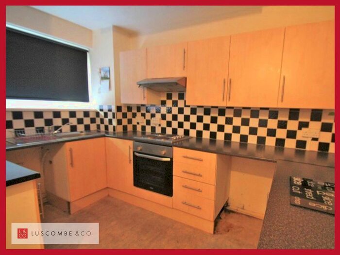 2 Bedroom Flat To Rent In Holly Road, Risca, Newport NP11