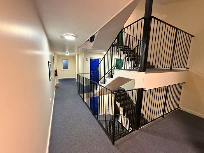 2 Bedroom Flat To Rent In Chester Road, Stretford, M32